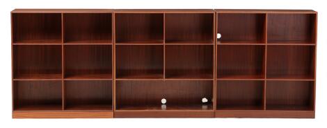 Mogens Koch: Three bookcases in solid mahogany and three plinths. (6)