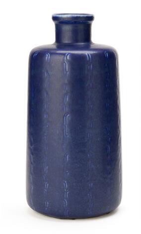 Eva Stæhr-Nielsen: A bottle-shaped slightly tapering stoneware vase with incised decoration. Saxbo 1937-1949.