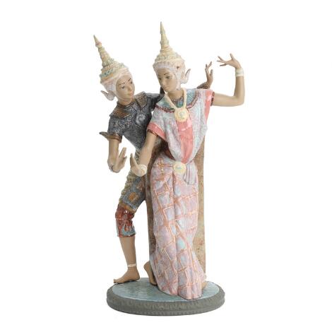 Lladro porcelain Thai dancers decorated in colours. Spain, 20th century. H. 53,5 cm