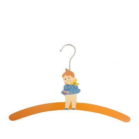 Dagny Holm for LEGO: A painted wooden hanger with a child. Manufactured by Lego. 1938–1951. L. 32 cm.