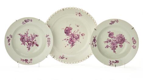 Two deep plates and a porcelain dish. The Royal Danish Porcelain Factory. C. 1800. Diam. 23-29 cm. (3)