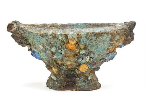 Barbro Åberg: Sculptural boat-shaped ceramic bowl. Decorated with blue, green, orange and yellow glazes.