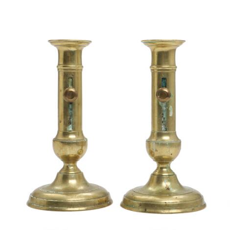 A pair of Regency brass candlesticks. 19th century. H. 18.5 cm. (2)